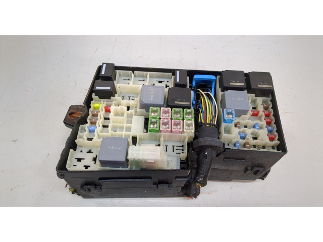 Блок предохранителей  Ford Focus 3 2014-2019      1842390, AV6T14A067AD   