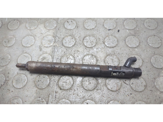 Форсунка топливная SsangYong Rodius 2004-2013 EJBR04401D