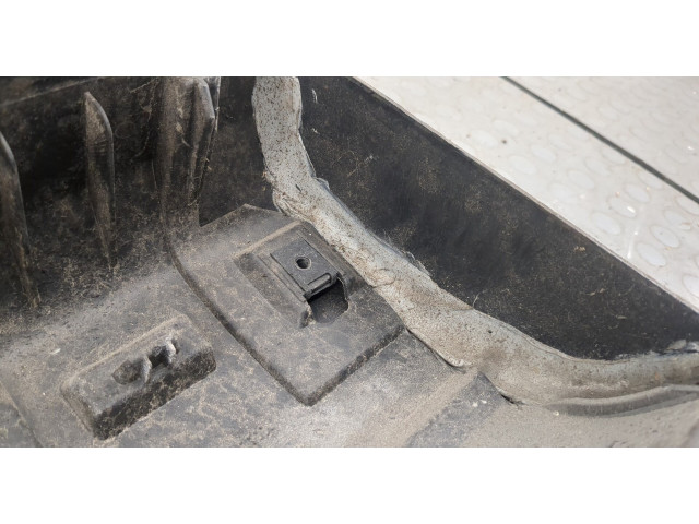 Бампер Volkswagen Caddy 2010-2015 задний