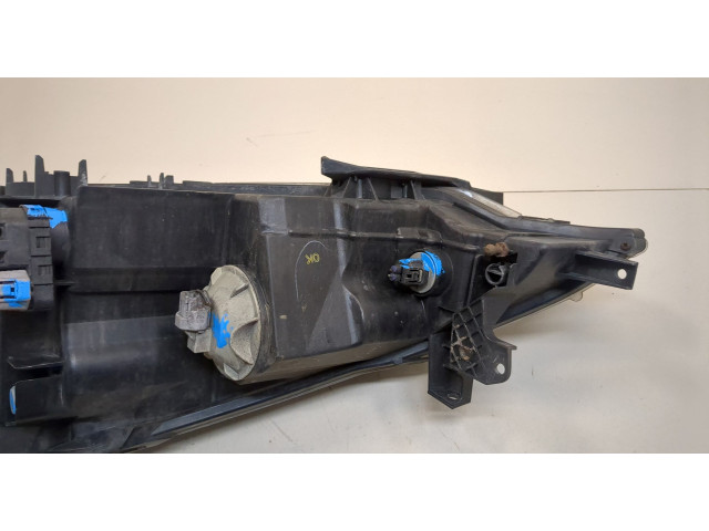 Фара передняя Mitsubishi Grandis правая