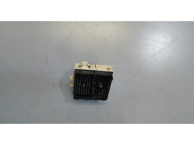 Блок предохранителей  Cadillac Escalade 2 2000-2006      156958   2  6