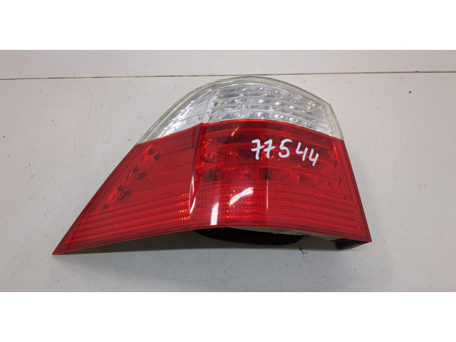 Задний фонарь