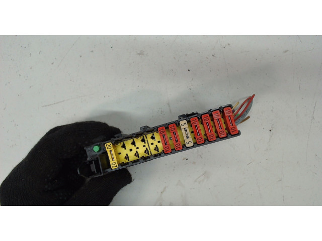 Блок предохранителей  Peugeot 206         1.1