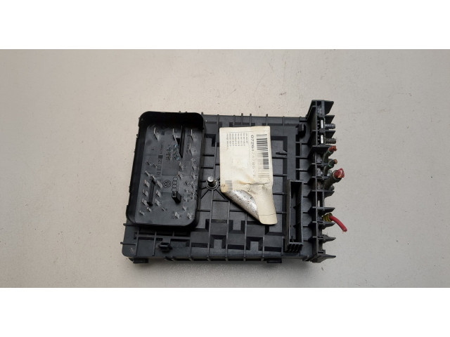 Блок предохранителей Volkswagen Caddy 2004-2015 1K0937125