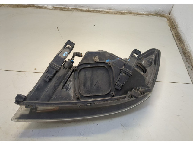 Фара передняя  Ford Focus 2 2008-2011 правая 