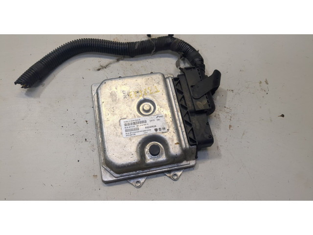 Блок управления двигателем  Opel Combo 2011-2017     