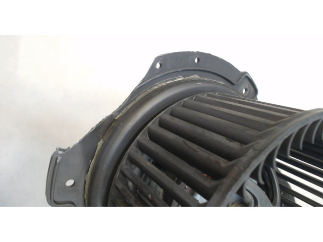 Моторчик печки Skoda SuperB 2001-2008 8D2820021 8D2820021