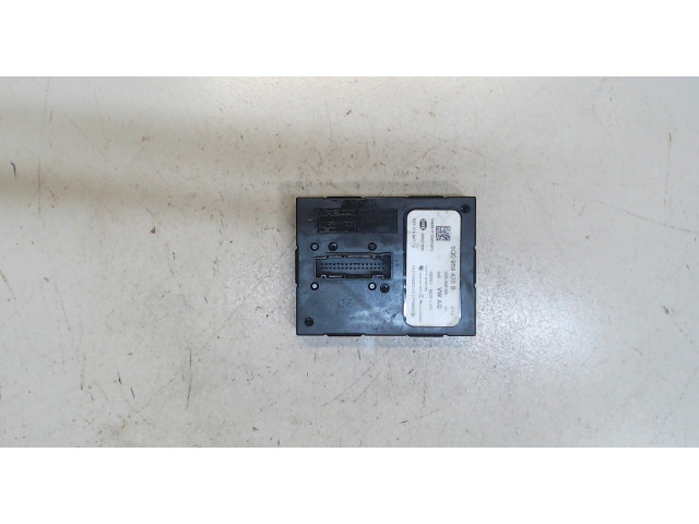 Блок комфорта Volkswagen Golf 7 2012-2017 5Q0959435B