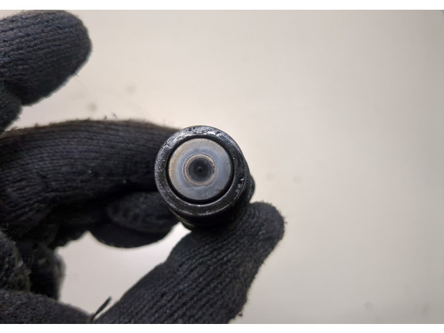 Форсунка топливная Volkswagen Transporter 4 1991-2003 068130202