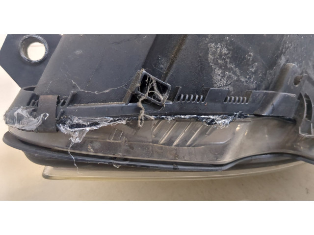 Фара передняя Mercedes C W204 2006-2015 правая