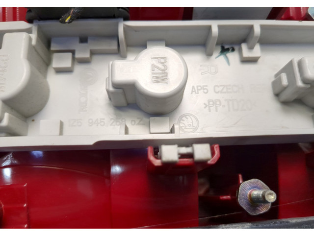 Задний фонарь 1Z5945112A