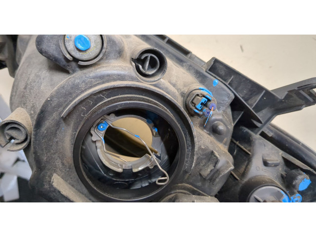 Фара передняя Mitsubishi L200 2006-2015 правая