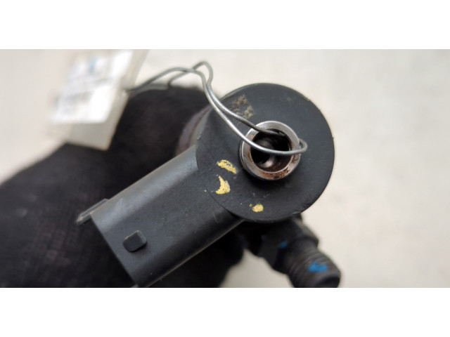 Форсунка топливная  KIA Sorento BL 2002-2011    338004A500, 0445110275     