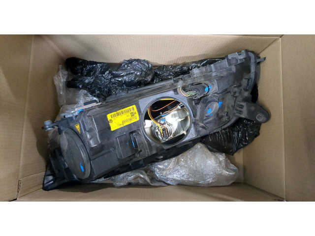 Фара передняя  Volkswagen Passat CC 2012-2017 правая 