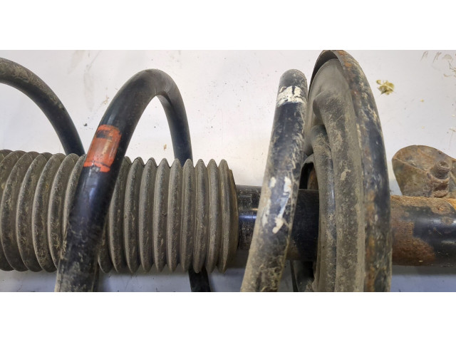 Стойка амортизатора Nissan Pathfinder 2012-2017 3.5 бензин