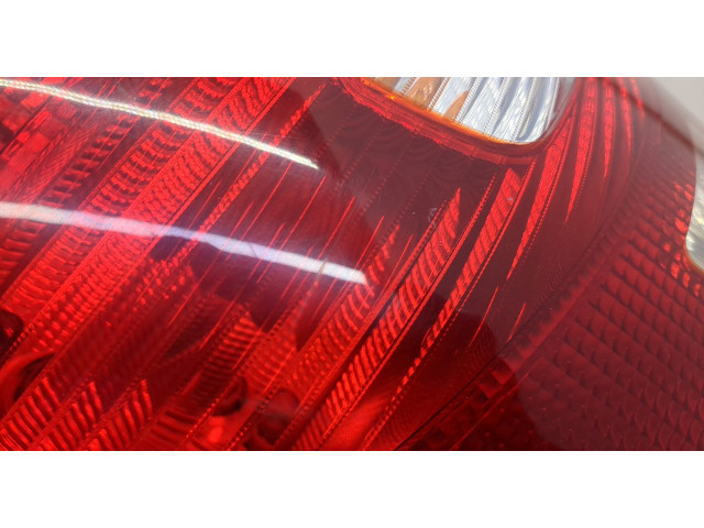 Задний фонарь 5J6945111A