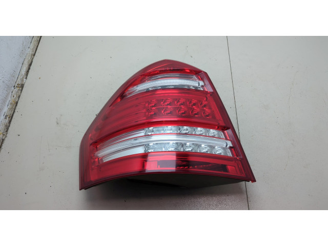 Задний фонарь          