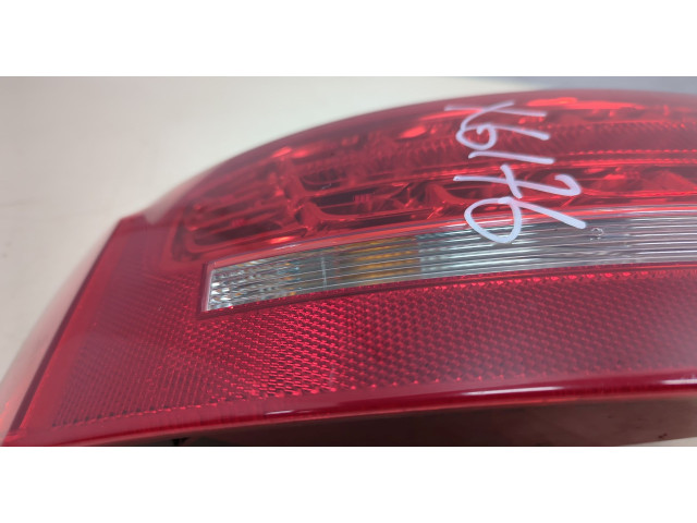 Задний фонарь 8T8945095D