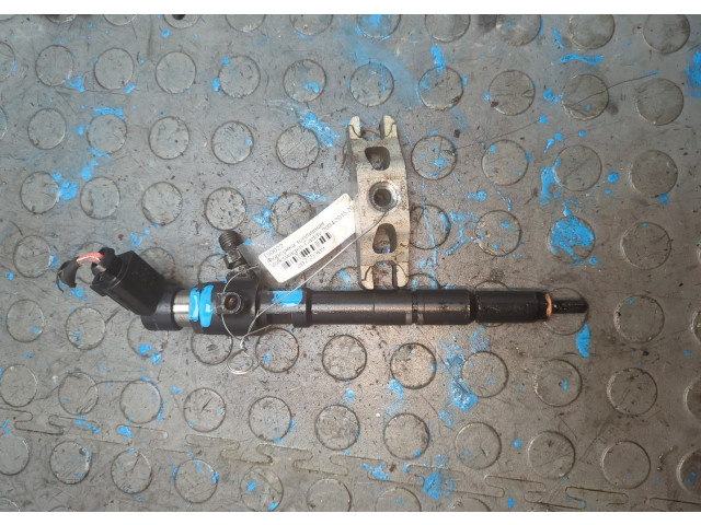 Форсунка топливная  Volkswagen Caddy 2004-2015         