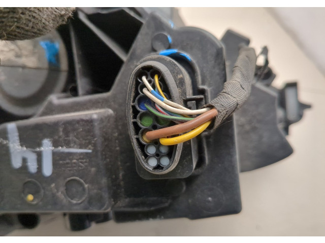 Фара передняя  Volkswagen Jetta 7 2018-2025 правая 