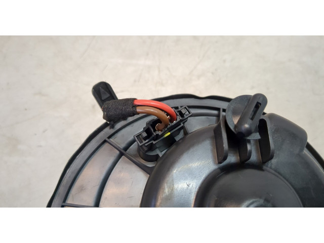 Моторчик печки Skoda Yeti 2013-2018