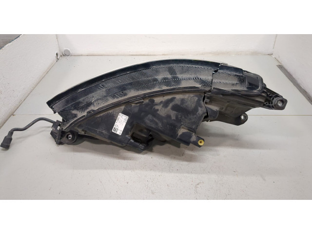 Фара передняя  Skoda Kodiaq правая 