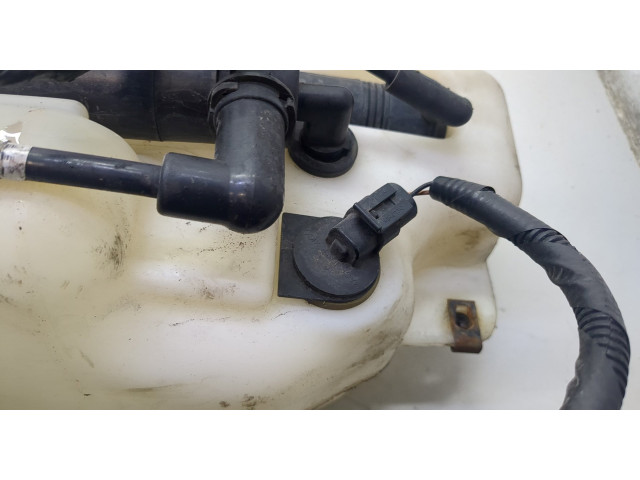 Бачок омывателя Cadillac SRX 2003-2009 88958249