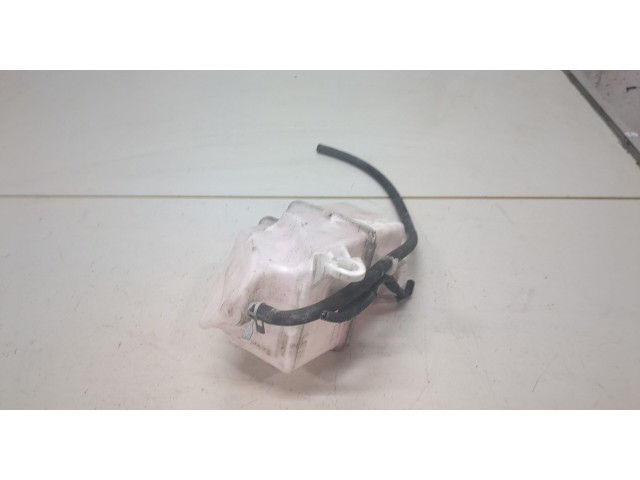 Бачок расширительный  Toyota RAV 4 2018-      2.5