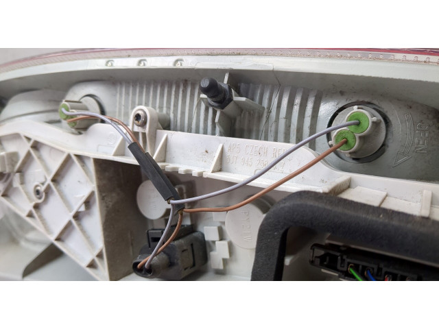 Задний фонарь     5J7945112     