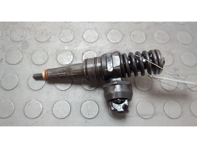 Форсунка топливная Volkswagen Caddy 2004-2015 038130073AG, 038130079GX