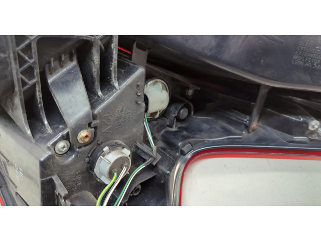 Задний фонарь