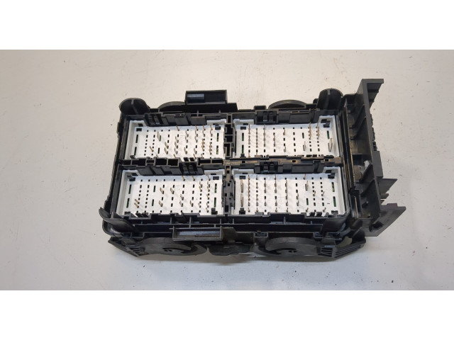 Блок предохранителей Cadillac XT4 84557339