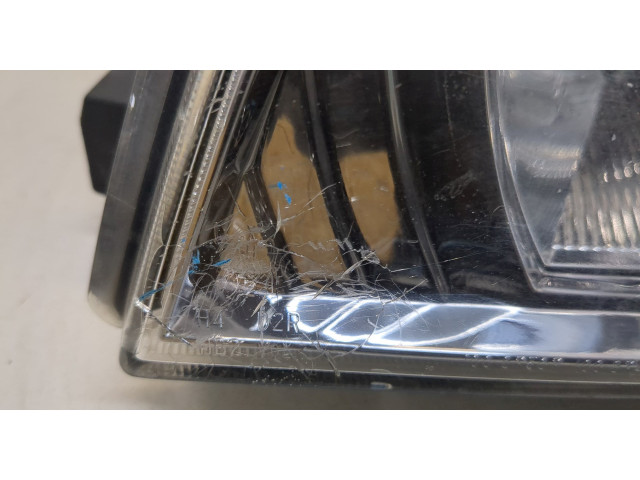 Фара передняя Mitsubishi Pajero / Montero 2000-2006 левая