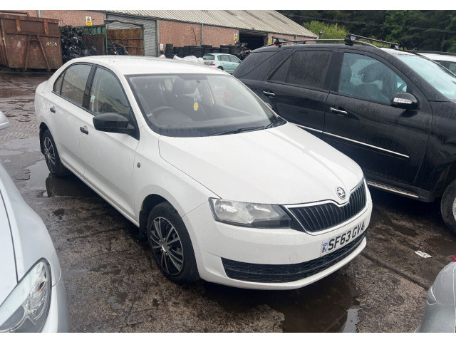 Задний фонарь 5JH945112 Skoda Rapid