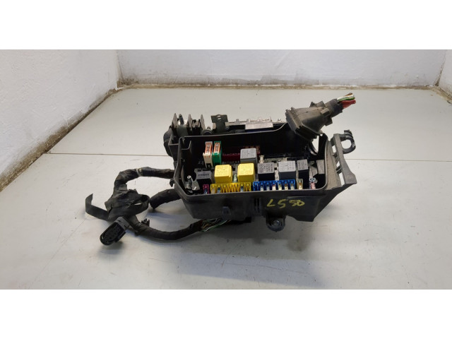 Блок предохранителей Mitsubishi Endeavor 2003-2011