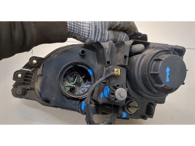 Фара передняя  KIA Sorento 2002-2009 правая 