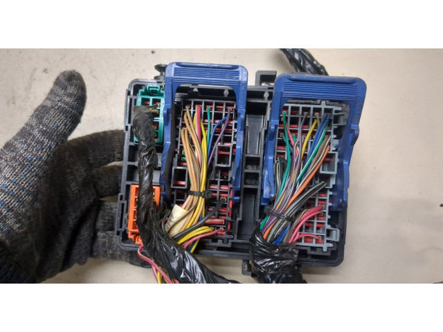 Блок предохранителей  Chevrolet Tahoe 2006-2014      15780696   