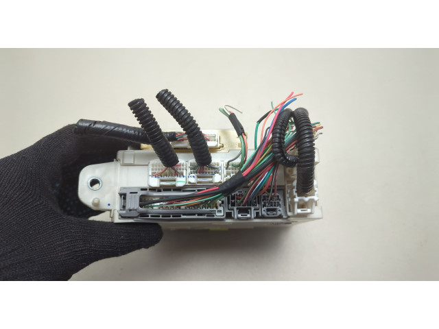 Блок предохранителей  Lexus IS 2005-2016      9273013023   