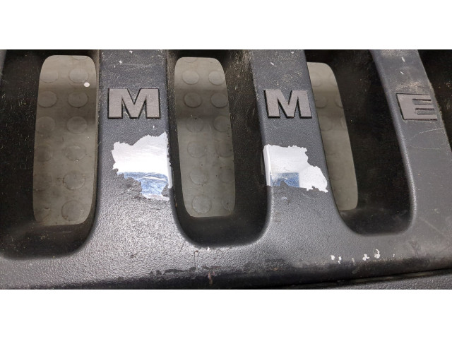 Решетка радиатора  Hummer H2          15777617