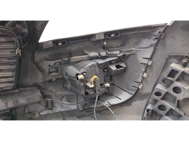 Бампер  Peugeot 3008 2009-2016 передний   