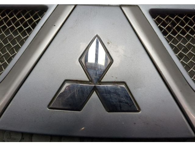 Решетка радиатора Mitsubishi Outlander XL 2006-2012