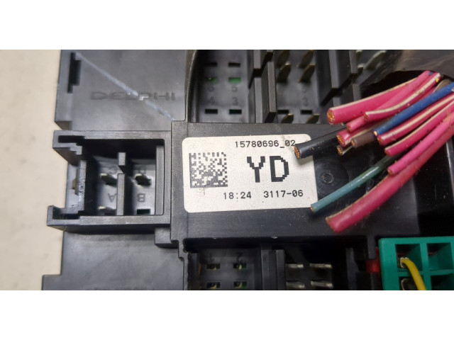 Блок предохранителей  Chevrolet Tahoe 2006-2014      15780696   