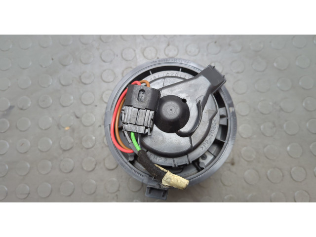 Моторчик печки Dacia Logan 2012-2016