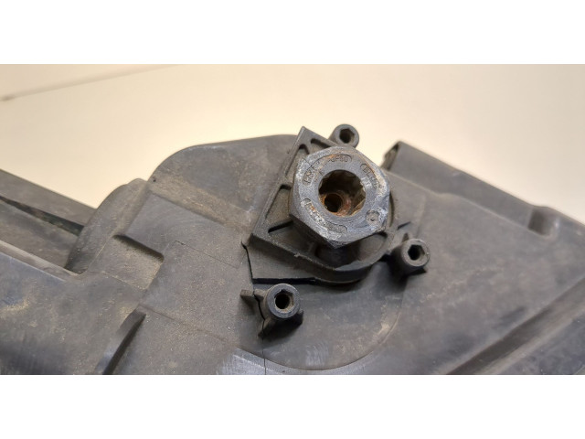 Фара передняя  Volkswagen Caddy 2004-2015 правая 