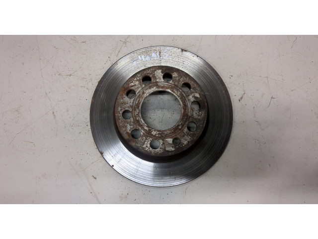 Диск тормозной Volkswagen Golf Plus 1.6 задний 1K0615601AB