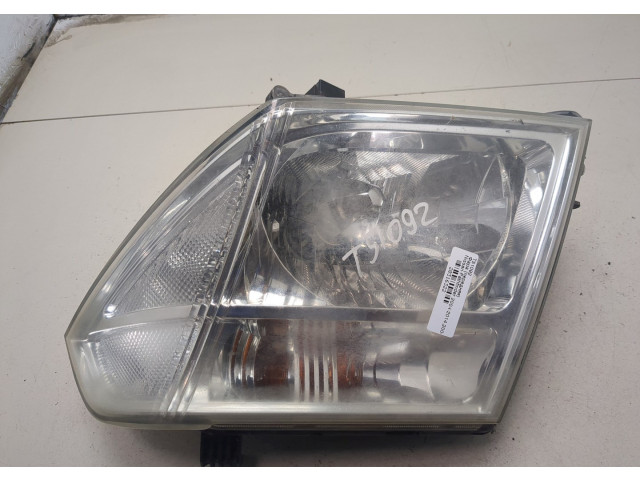 Фара передняя Nissan Pathfinder 2004-2014 левая
