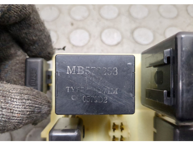 Блок реле Mitsubishi Montero Sport / Pajero Sport 1996-2008