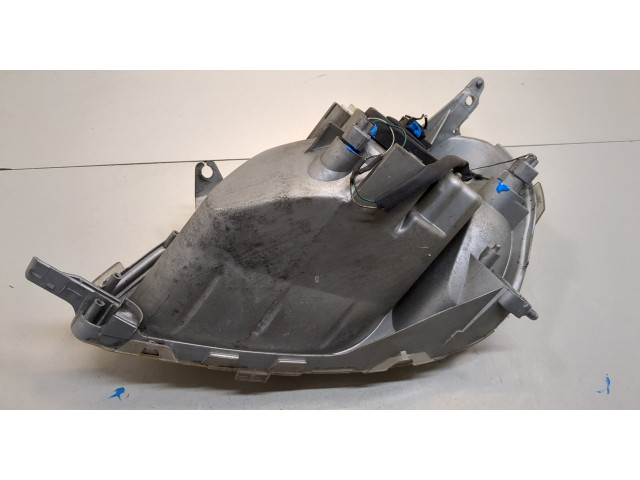 Фара передняя  Toyota Yaris 1999-2006 правая 