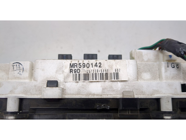 Панель приборов Mitsubishi Montero Sport / Pajero Sport 1996-2008 MR590142, 2573305891