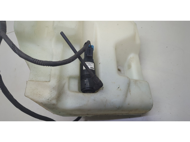 Бачок омывателя  Cadillac STS 2004-2011 24024983   